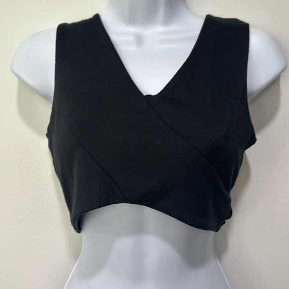 Heart & Hips Tops - V-neck crop top